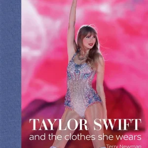 LIVRO TAULOR SWIFT- AND THE CLOTHES SHE WEARS
